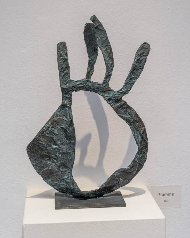 Katalog 2024 – Flammen, 2024, 13cm x 40 cm x 61cm